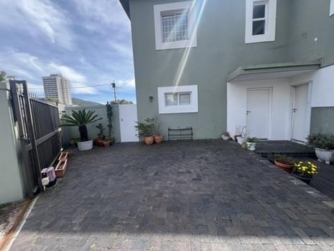 1 Bedroom Property for Sale in Vredehoek Western Cape
